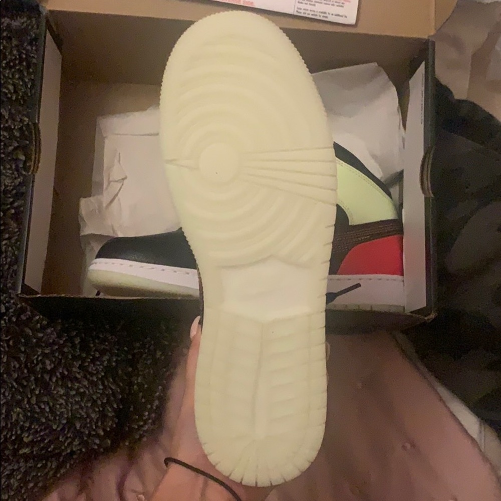 BRAND NEW AIR JORDAN 1s - Picture 2 of 3
